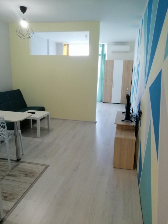 Tiara 152 Apartemen *