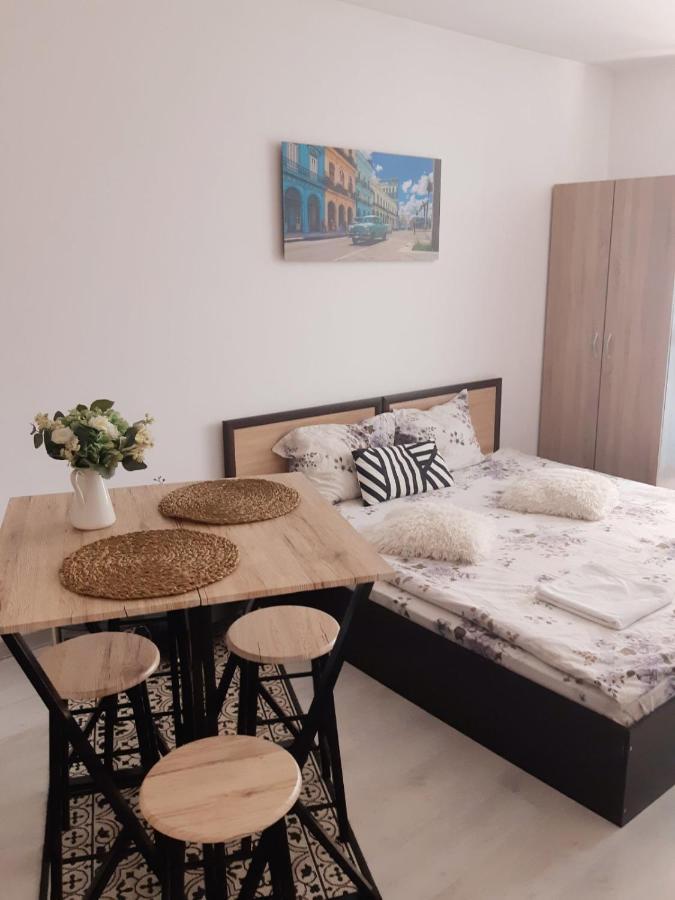 Tiara 152 Apartemen