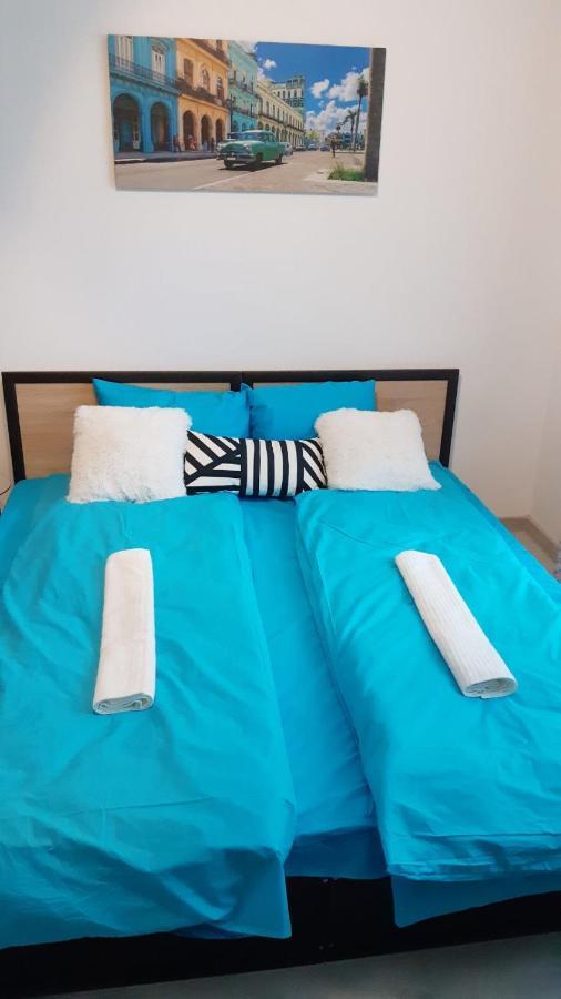 Apartemen Tiara 152 *